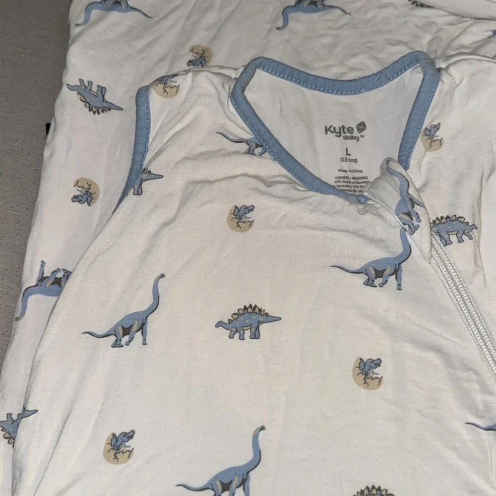 Kyte BABY White Dino Bamboo Sleep Sack 0.5 TOG size Large
